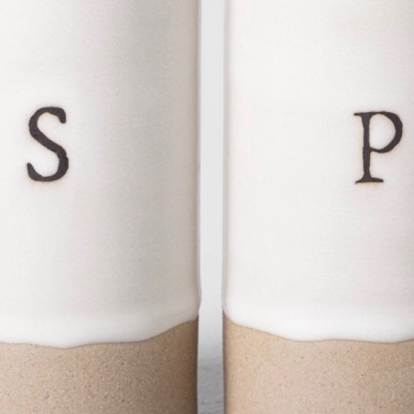 ❤️ MAGNOLIA Salt and Pepper shakers ❤️NWT - Picture 3 of 5